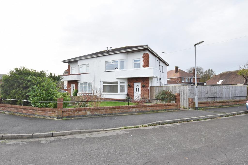 Castleton Crescent, Skegness, PE25 4 bed semidetached house £190,000