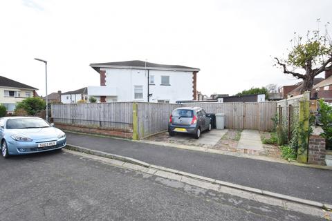 30 Castleton Crescent, Skegness, PE25 2TJ