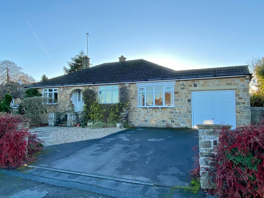 North Grove Avenue, Wetherby, LS22 2 bed detached bungalow £400,000
