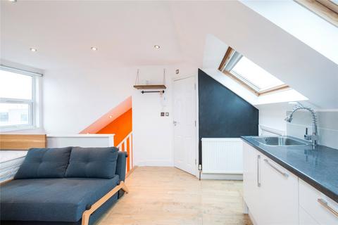 Studio to rent, Upper Richmond Road West, East Sheen, London