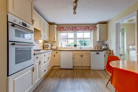 6 Acre Lane, Webheath, Redditch, B97 5WN