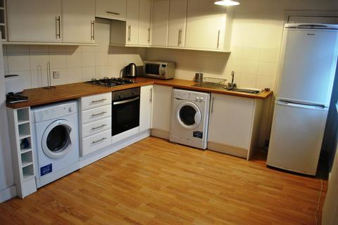 2 bedroom apartment to rent, Codrington Hill