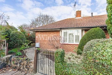 1 bedroom bungalow for sale, Myrtle Road, London, N13