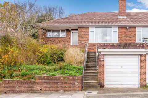 21 Broom Mead, Bexleyheath, DA6 7NZ