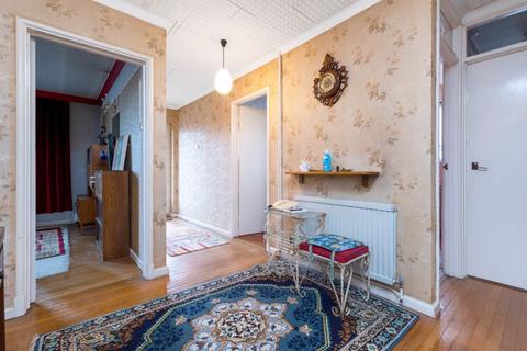 21 Broom Mead, Bexleyheath, DA6 7NZ