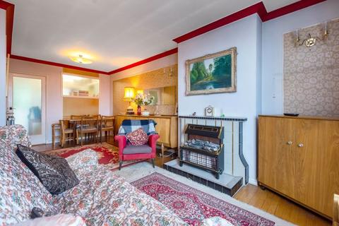 21 Broom Mead, Bexleyheath, DA6 7NZ