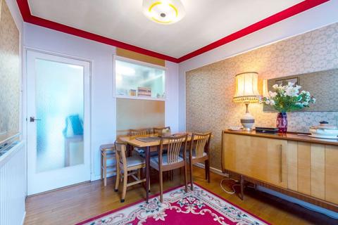 21 Broom Mead, Bexleyheath, DA6 7NZ