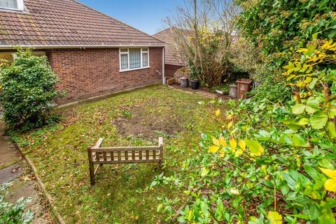 21 Broom Mead, Bexleyheath, DA6 7NZ