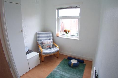 14 Ash Gardens, Leeds, LS6 3LD