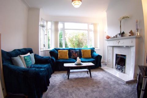 14 Ash Gardens, Leeds, LS6 3LD