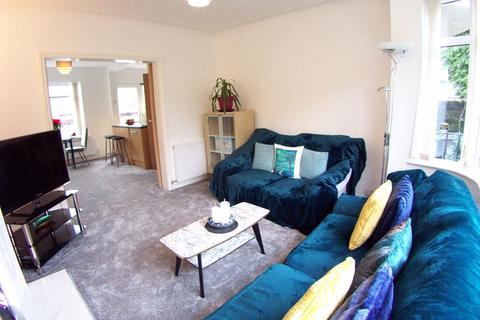 14 Ash Gardens, Leeds, LS6 3LD