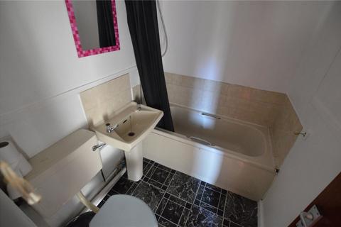 210 Springwood Place, Bradford, BD2 1DT