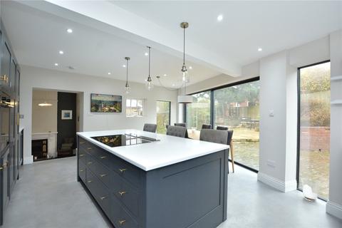 17 Allerton Park, Leeds, LS7 4ND