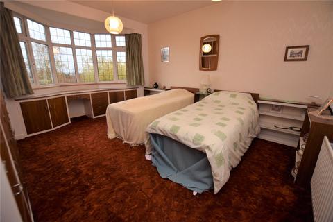 12 Armley Grange Oval, Leeds, LS12 3QJ