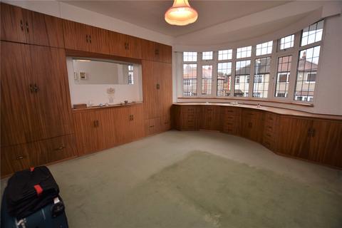 12 Armley Grange Oval, Leeds, LS12 3QJ
