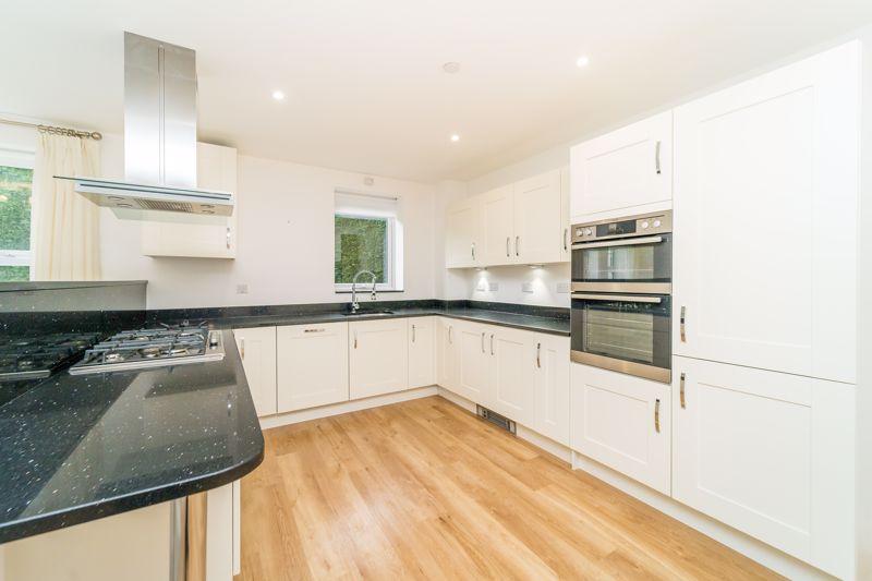 Henry Fowler Drive, Wolverhampton 2 bed apartment £1,400 pcm (£323 pw)