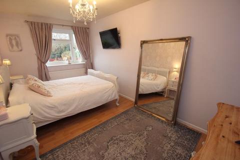 29 Albury Road, Studley, B80 7LW