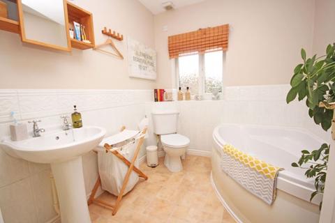 5 Brunel Close, Grimsby, DN32 9FE