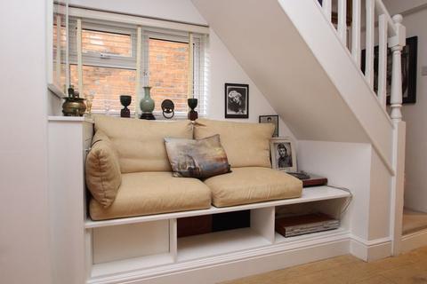 18 Common Road, Claygate, Esher, KT10 0HJ