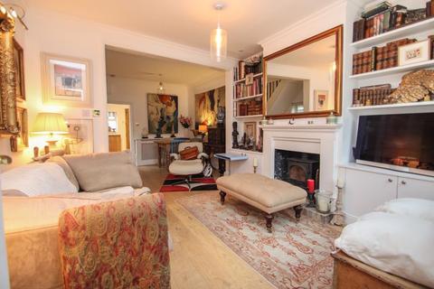 18 Common Road, Claygate, Esher, KT10 0HJ