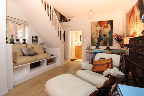 18 Common Road, Claygate, Esher, KT10 0HJ