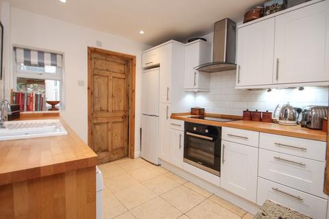 18 Common Road, Claygate, Esher, KT10 0HJ