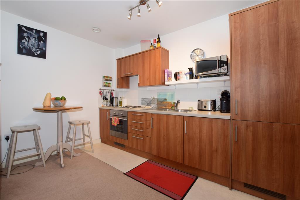 Lounge / Kitchen
