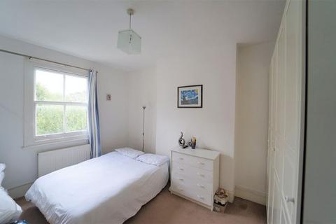 2 bedroom apartment to rent, Essendine Road, Maida Vale W9