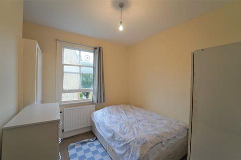 2 bedroom apartment to rent, Essendine Road, Maida Vale W9