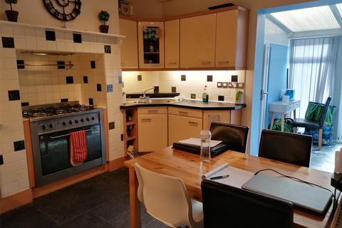 4 bedroom end of terrace house to rent, Penchwintan Road, Bangor, Gwynedd, LL57