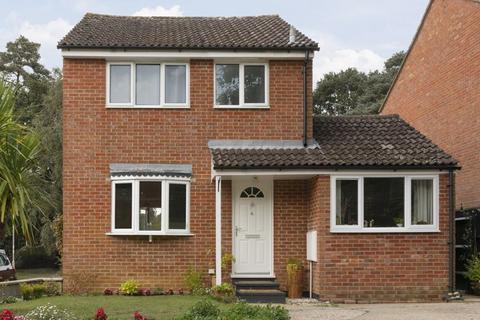 6 Dudley Close, Whitehill, Bordon, GU35 9PY