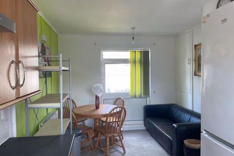 5 bedroom terraced house to rent, Metchley Drive, Harborne, Birmingham, B17 0LA