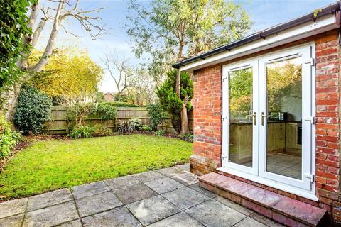 Garden Flat 1, Greenways Court, 77 Kennel Ride, Ascot, SL5 7NU
