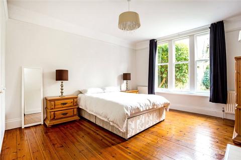 Garden Flat 1, Greenways Court, 77 Kennel Ride, Ascot, SL5 7NU