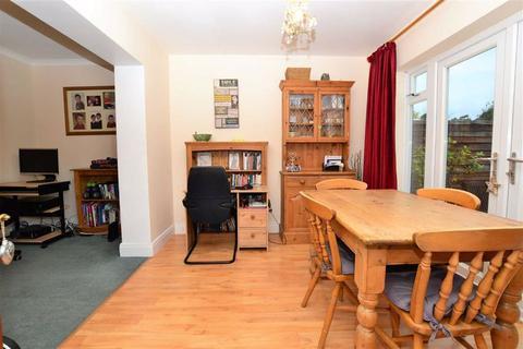 99 Mayfield Drive, Caversham, Reading, RG4 5JR