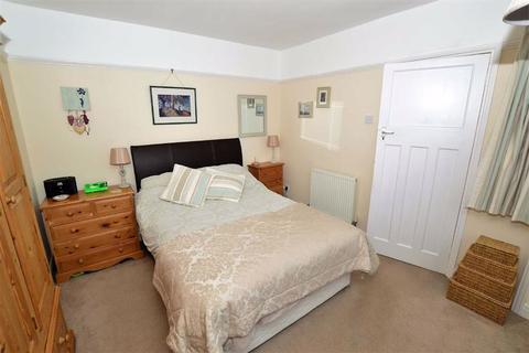 99 Mayfield Drive, Caversham, Reading, RG4 5JR