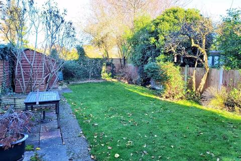 99 Mayfield Drive, Caversham, Reading, RG4 5JR