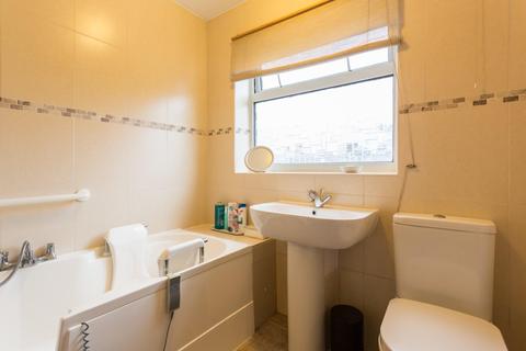 2 Springfield Drive, Barlby, Selby, YO8 5JN
