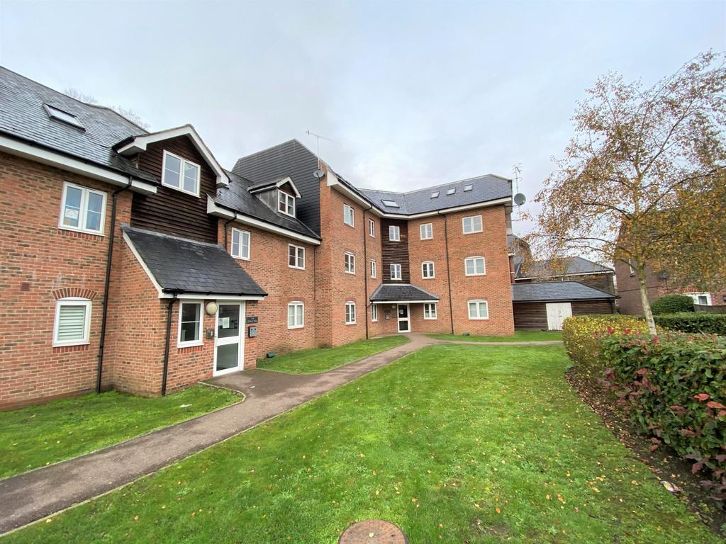 Wharf Way, Hunton Bridge, Kings... 2 bed flat £1,150 pcm (£265 pw)