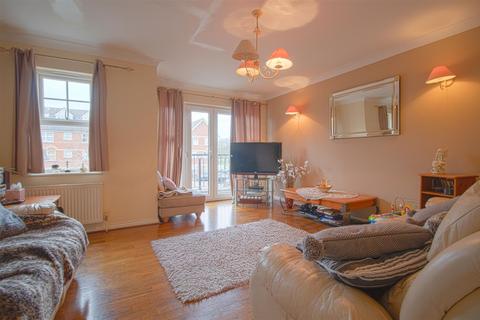 18 Cobham Close, Enfield, EN1 3SU
