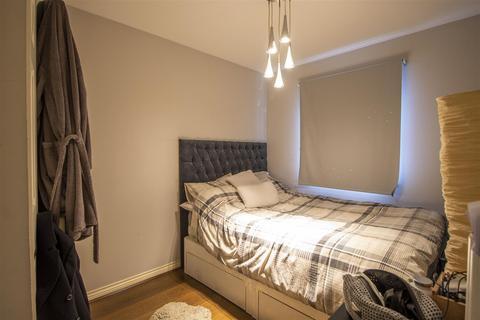 18 Cobham Close, Enfield, EN1 3SU