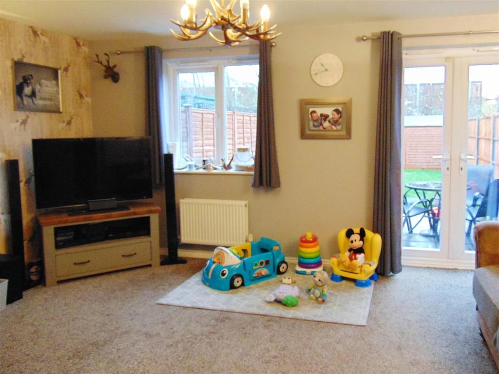 Lounge 2a.jpg