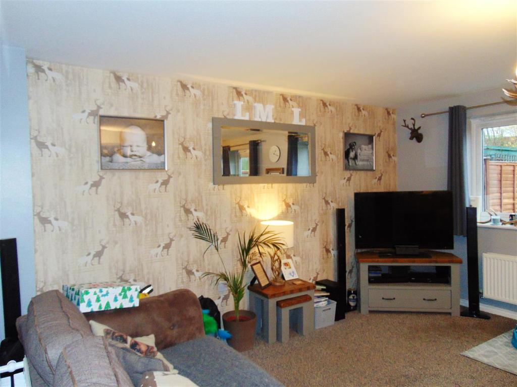 Lounge 1.jpg