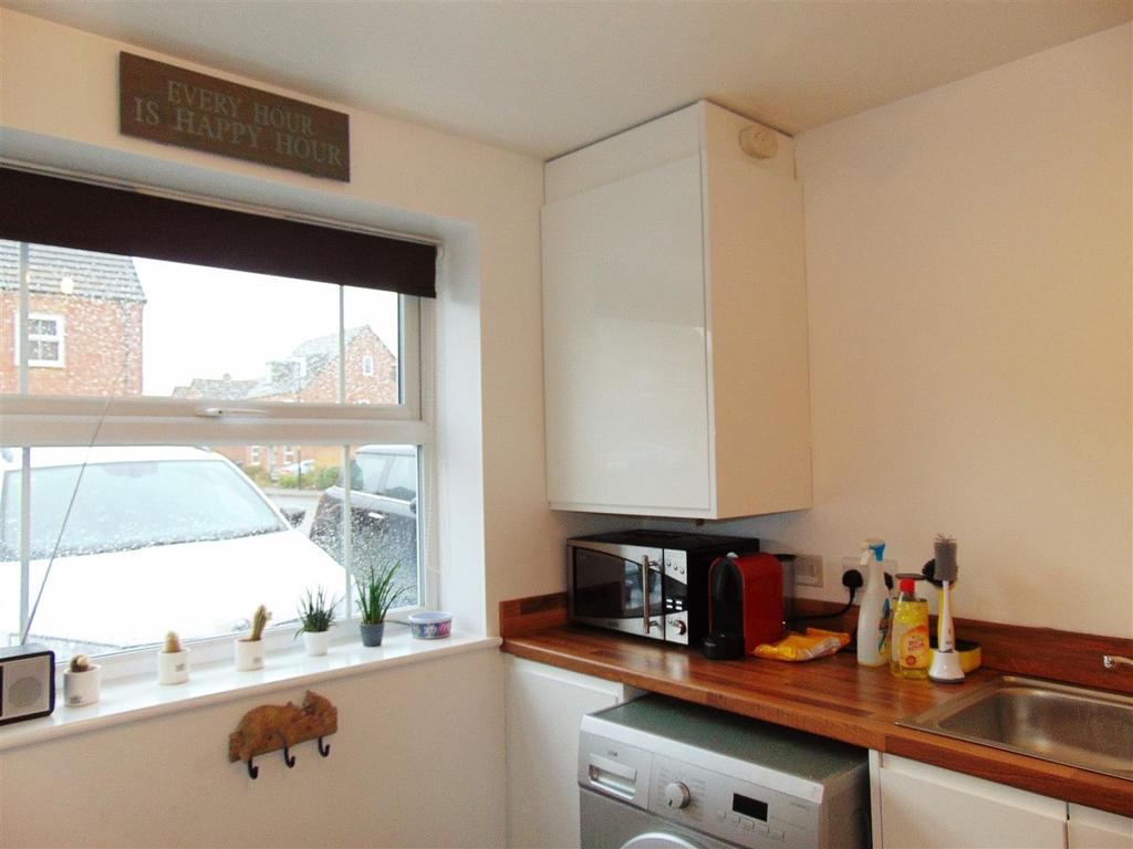 Kitchen 2.jpg