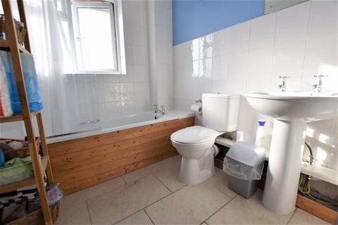 7 Broadfield Crescent, Fernhill Heath, Worcester, WR3 7TN