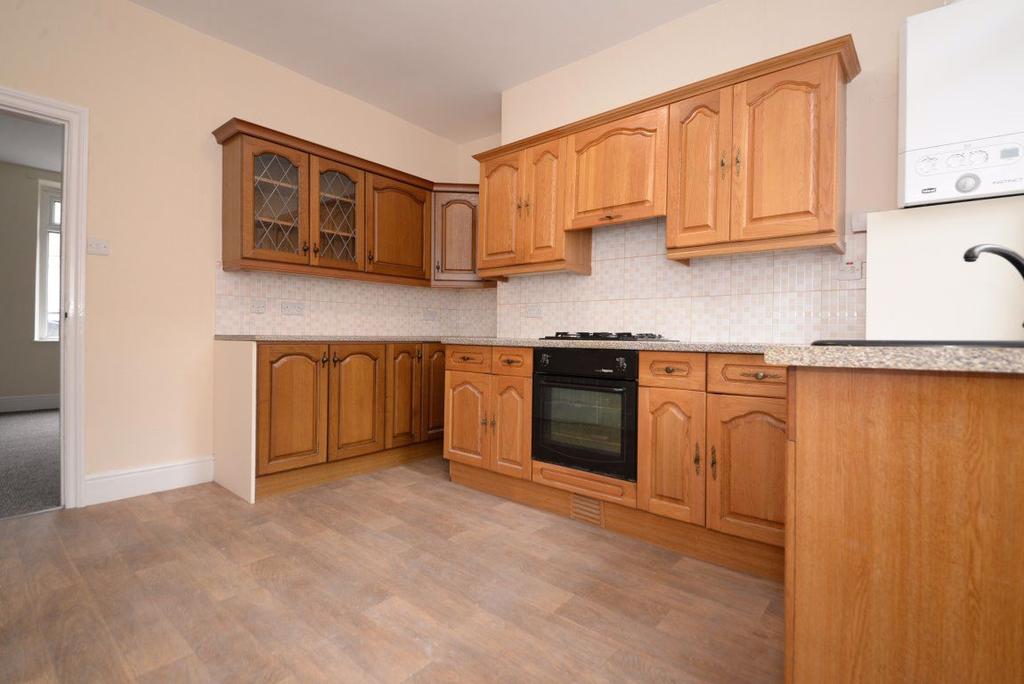 Clitheroe Street, Skipton 2 bed terraced house £650 pcm (£150 pw)