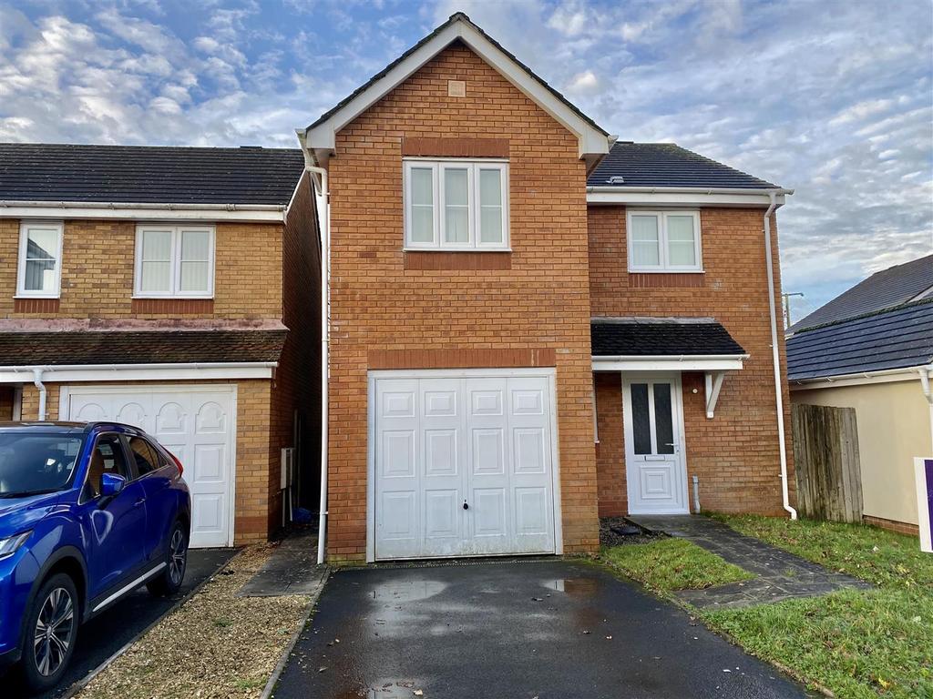 Bryn Dreinog, Capel Hendre, Ammanford 3 bed detached house £189,950