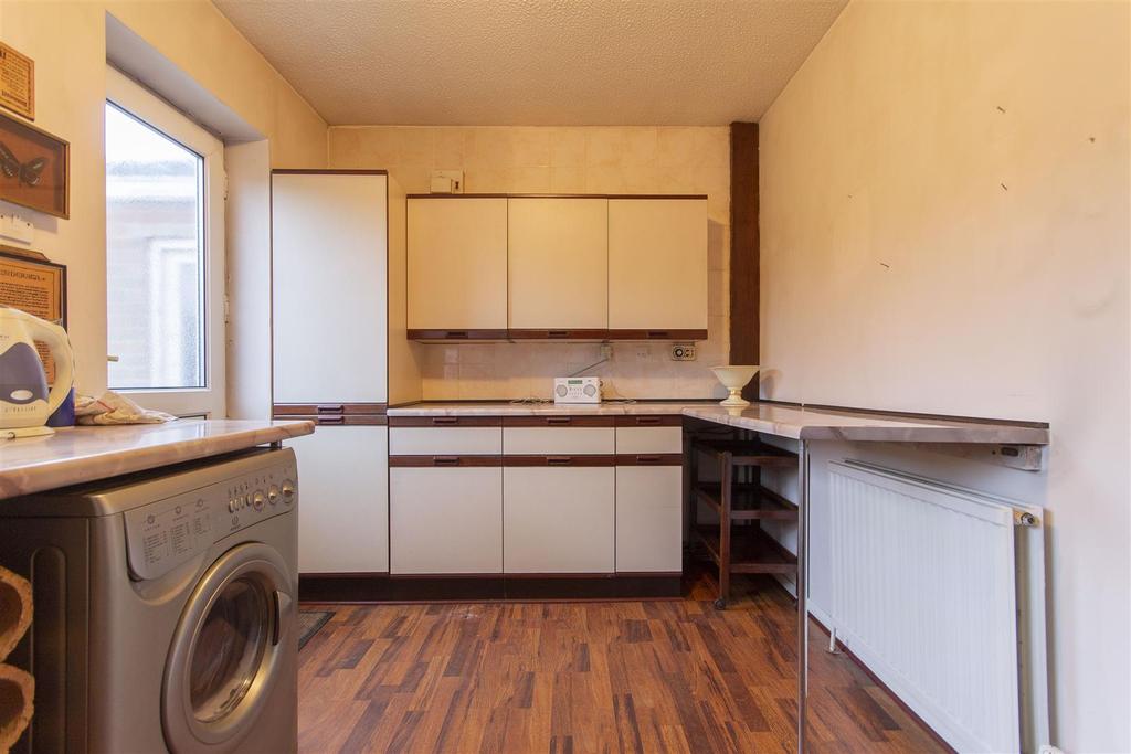 Dale View Road, Lower Pilsley, Chesterfield 2 bed semidetached house
