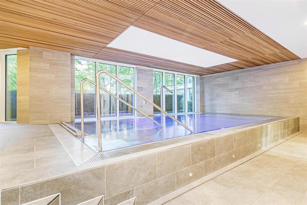 9370 garton jones vista building 4 lo.jpg