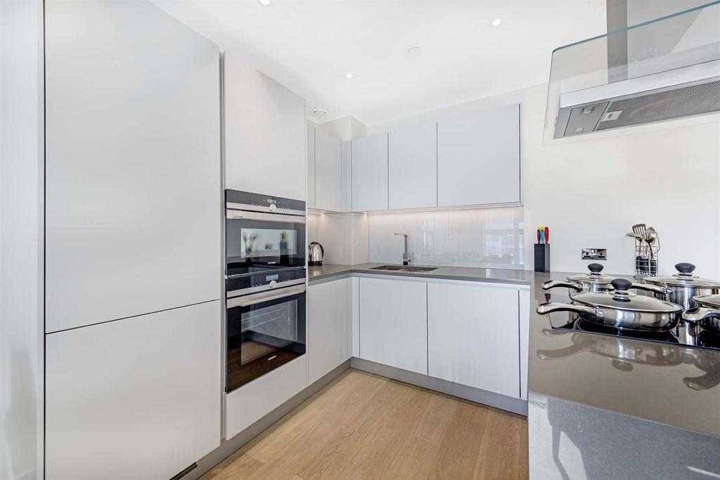 7043 garton jones 28 cascade building 4 lo.jpg